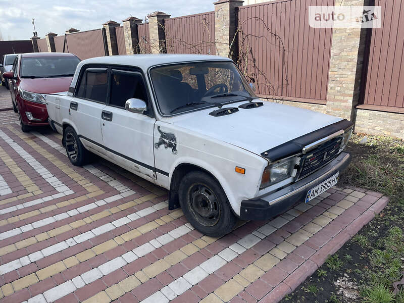 Седан ВАЗ / Lada 2107 1992 в Киеве