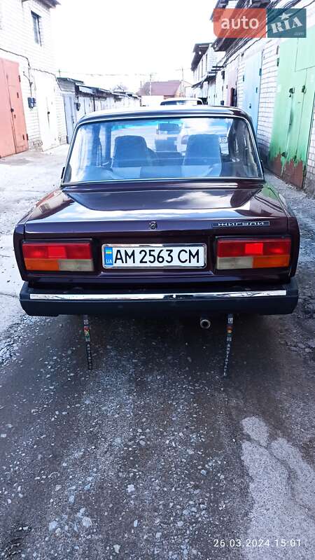 Седан ВАЗ / Lada 2107 2005 в Житомире