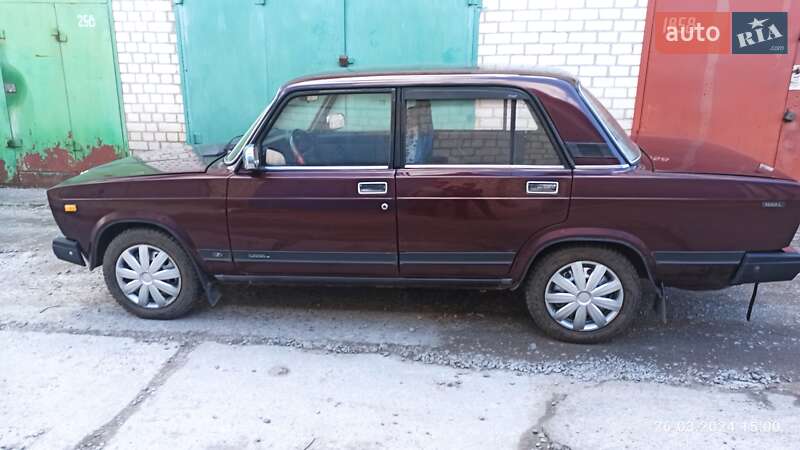 Седан ВАЗ / Lada 2107 2005 в Житомире