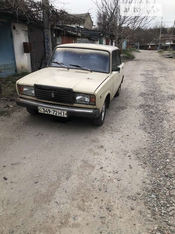 Седан ВАЗ / Lada 2107 1988 в Первомайську