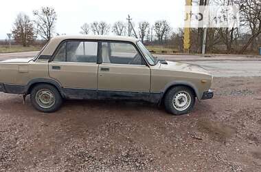 Седан ВАЗ / Lada 2107 1987 в Овруче