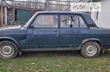 Седан ВАЗ / Lada 2107 2003 в Черновцах