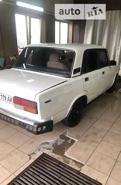Седан ВАЗ / Lada 2107 1988 в Черняхове