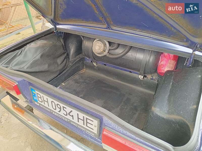 Седан ВАЗ / Lada 2107 1999 в Одессе