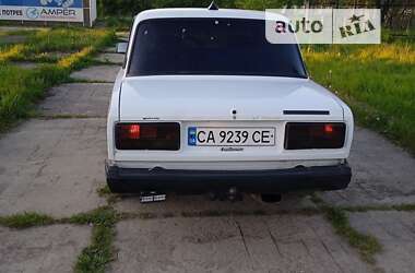 Седан ВАЗ / Lada 2107 1990 в Ізяславі