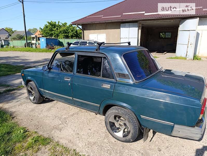 Седан ВАЗ / Lada 2107 2006 в Берегово