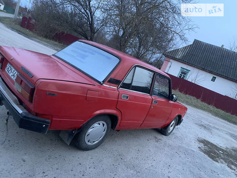 Седан ВАЗ / Lada 2107 1990 в Миргороде