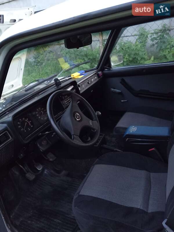 Седан ВАЗ / Lada 2107 2000 в Хусті