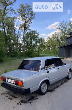 Седан ВАЗ / Lada 2107 1990 в Умани