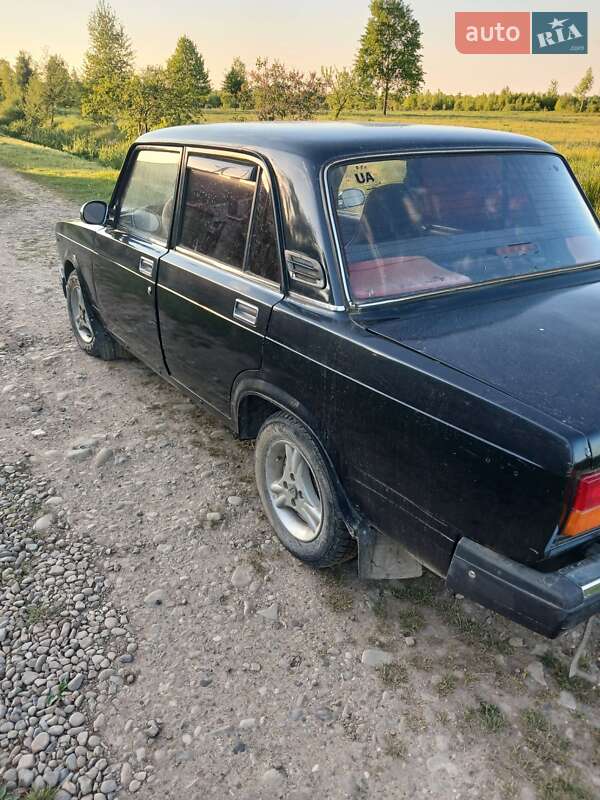 Седан ВАЗ / Lada 2107 2007 в Долині