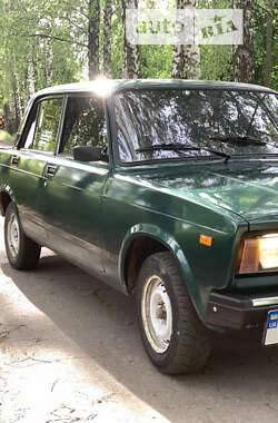 Седан ВАЗ / Lada 2107 2004 в Рокитному