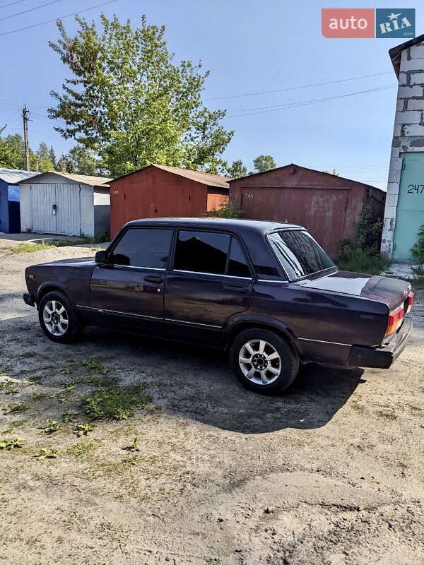 Седан ВАЗ / Lada 2107 2003 в Сумах