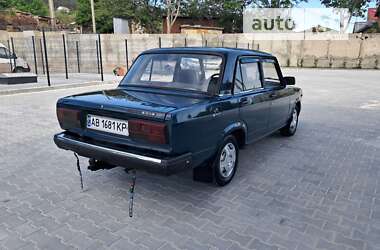 Седан ВАЗ / Lada 2107 2005 в Могилев-Подольске