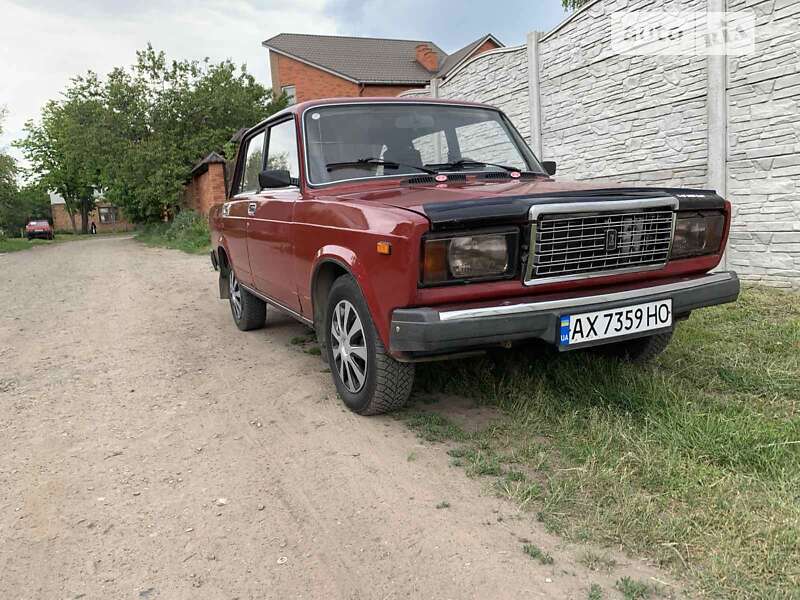 Седан ВАЗ / Lada 2107 1996 в Харькове