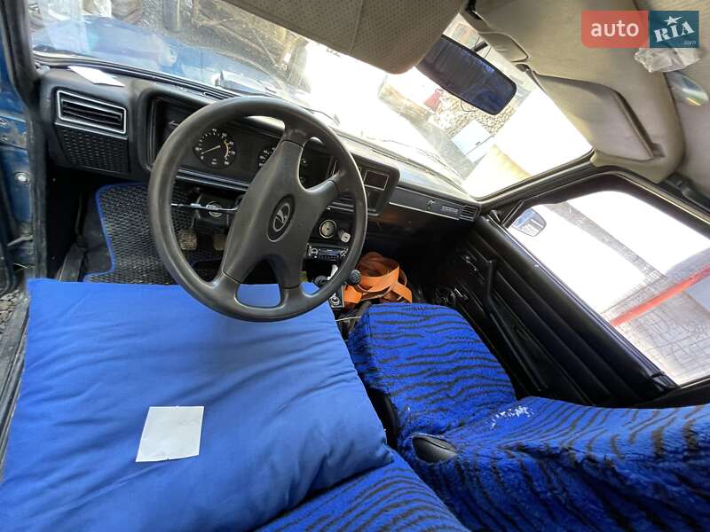 Седан ВАЗ / Lada 2107 2004 в Хусте