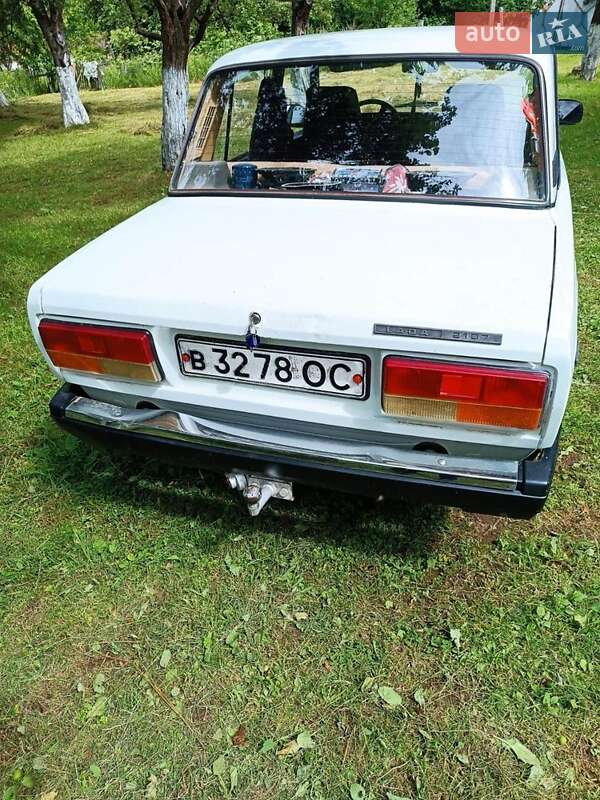 Седан ВАЗ / Lada 2107 1990 в Мукачево