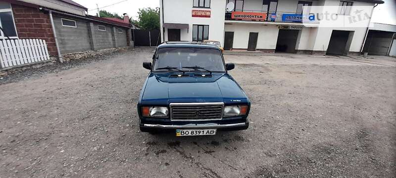 Седан ВАЗ / Lada 2107 2005 в Шумске