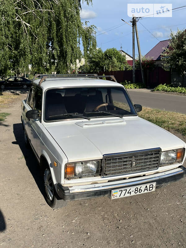 Седан ВАЗ / Lada 2107 1990 в Вольногорске