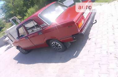 Седан ВАЗ / Lada 2107 1985 в Черновцах
