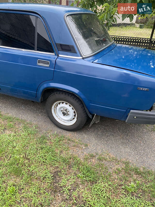 Седан ВАЗ / Lada 2107 2008 в Овруче