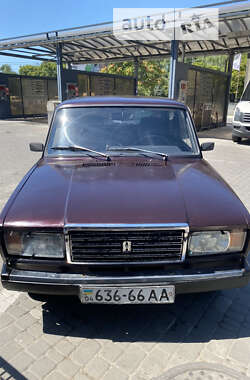 Седан ВАЗ / Lada 2107 1990 в Днепре