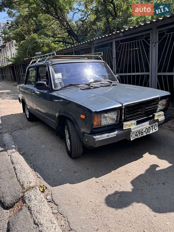Седан ВАЗ / Lada 2107 2004 в Одессе