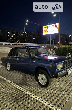 Седан ВАЗ / Lada 2107 2008 в Киеве