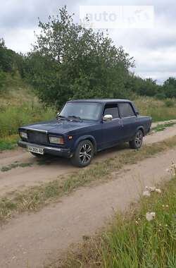 Седан ВАЗ / Lada 2107 1992 в Киеве