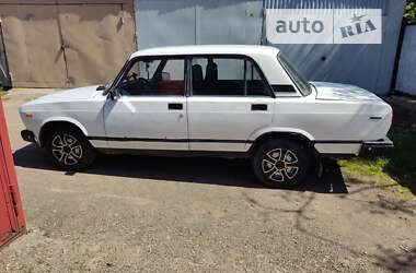 Седан ВАЗ / Lada 2107 2004 в Тячеві