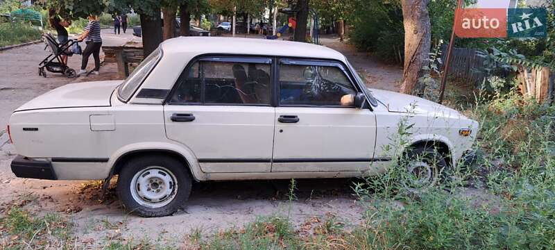 Седан ВАЗ / Lada 2107 1996 в Дніпрі