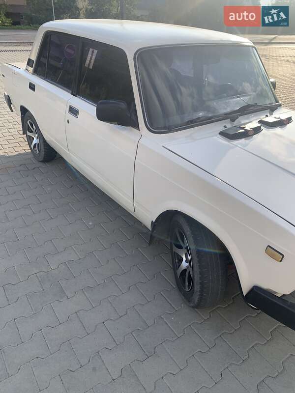 Седан ВАЗ 2107 1994 в 