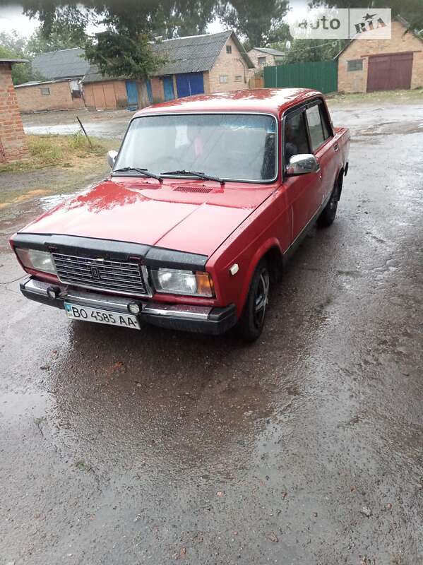 Седан ВАЗ / Lada 2107 1990 в Полтаве