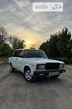 Седан ВАЗ / Lada 2107 1993 в Запорожье