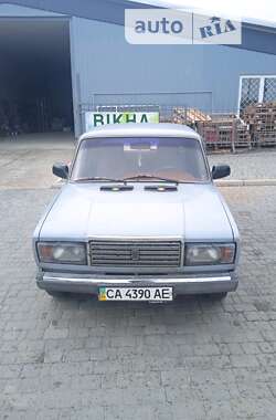 Седан ВАЗ / Lada 2107 1990 в Умани