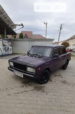 Седан ВАЗ / Lada 2107 1999 в Чернівцях