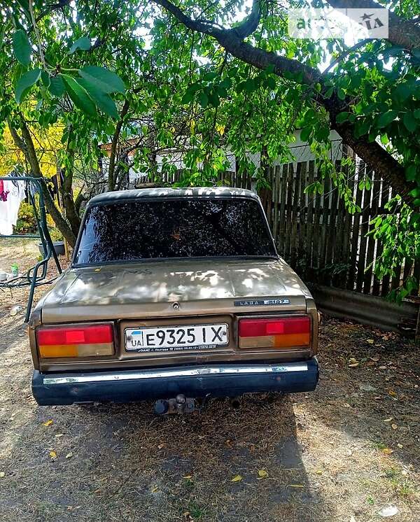 Седан ВАЗ / Lada 2107 1982 в Полтаве