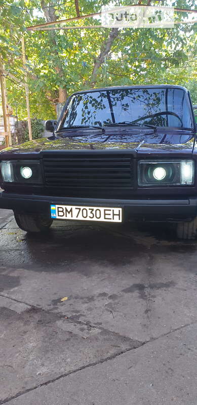 Седан ВАЗ / Lada 2107 1996 в Миколаєві