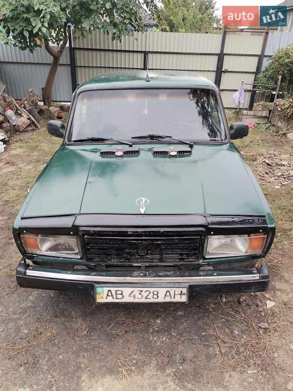 Седан ВАЗ / Lada 2107 2002 в Песчанке