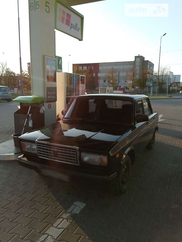 Седан ВАЗ / Lada 2107 2004 в Василькові