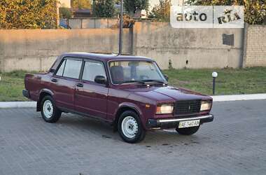 Седан ВАЗ / Lada 2107 2001 в Днепре