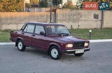 Седан ВАЗ / Lada 2107 2001 в Дніпрі