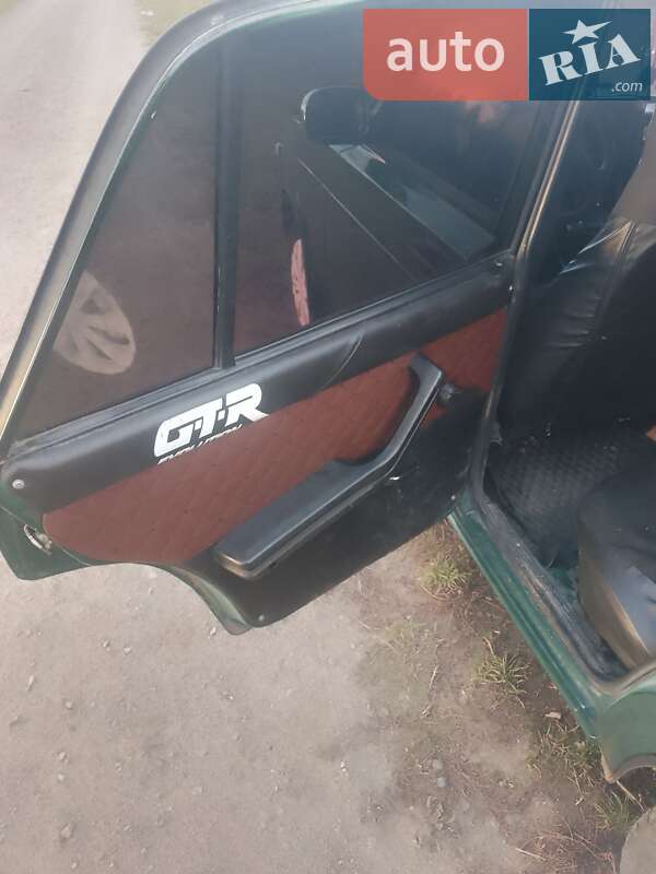 Седан ВАЗ / Lada 2107 1998 в Рокитному