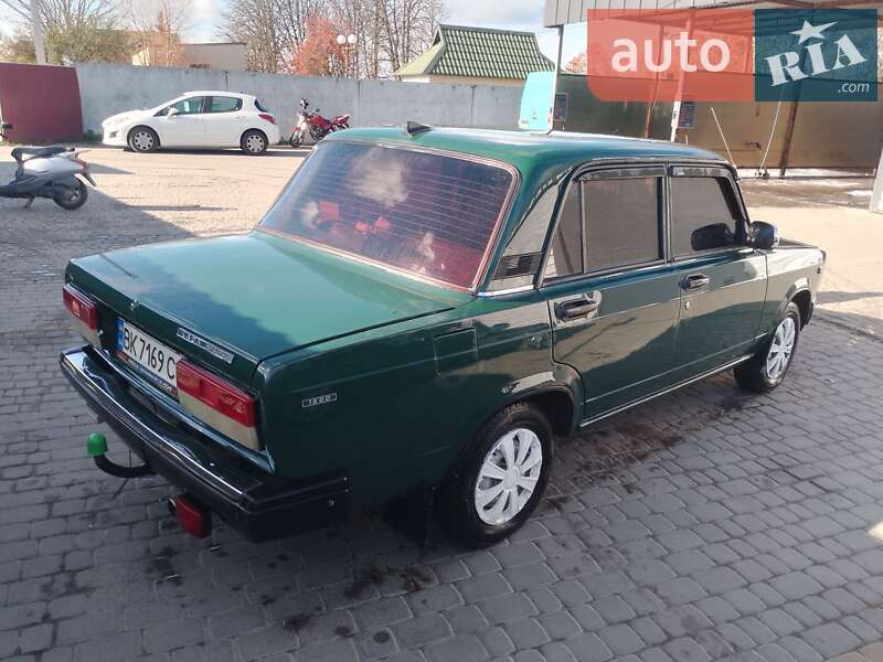 Седан ВАЗ / Lada 2107 1998 в Рокитному