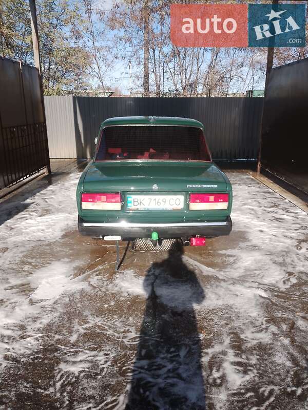 Седан ВАЗ / Lada 2107 1998 в Рокитному