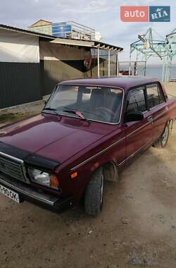 Седан ВАЗ / Lada 2107 2004 в Южному