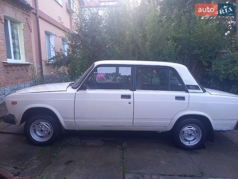 Седан ВАЗ / Lada 2107 1995 в Вінниці