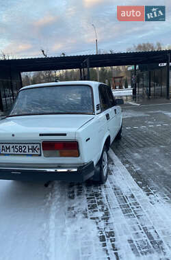 Седан ВАЗ / Lada 2107 1998 в Звягеле