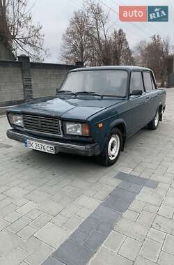 Седан ВАЗ / Lada 2107 1996 в Ровно