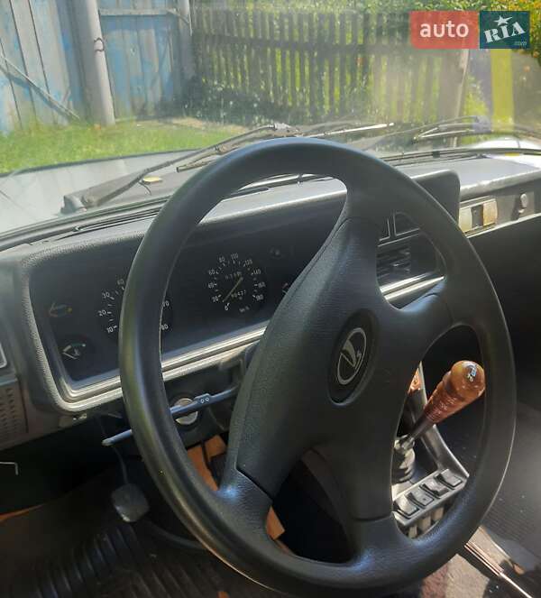 Седан ВАЗ / Lada 2107 2006 в Киеве