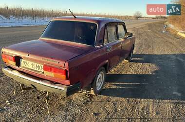 Седан ВАЗ / Lada 2107 2003 в Хотині